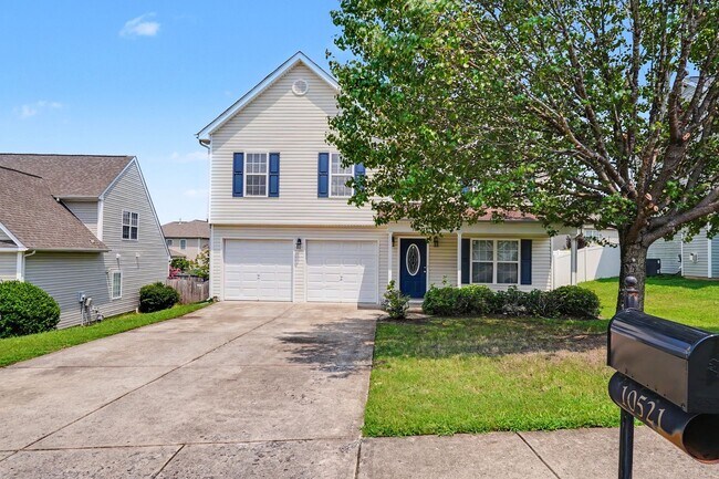 Building Photo - Spacious 4BR Home with Fenced Yard in University City!