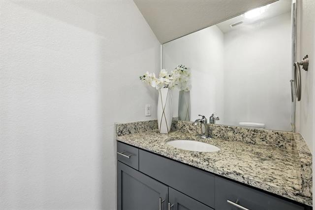 Building Photo - 8712 Tudor Pl