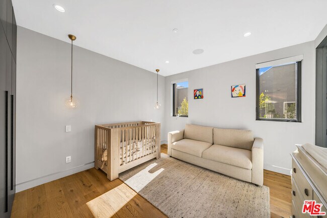 Building Photo - 108 N Edinburgh Ave