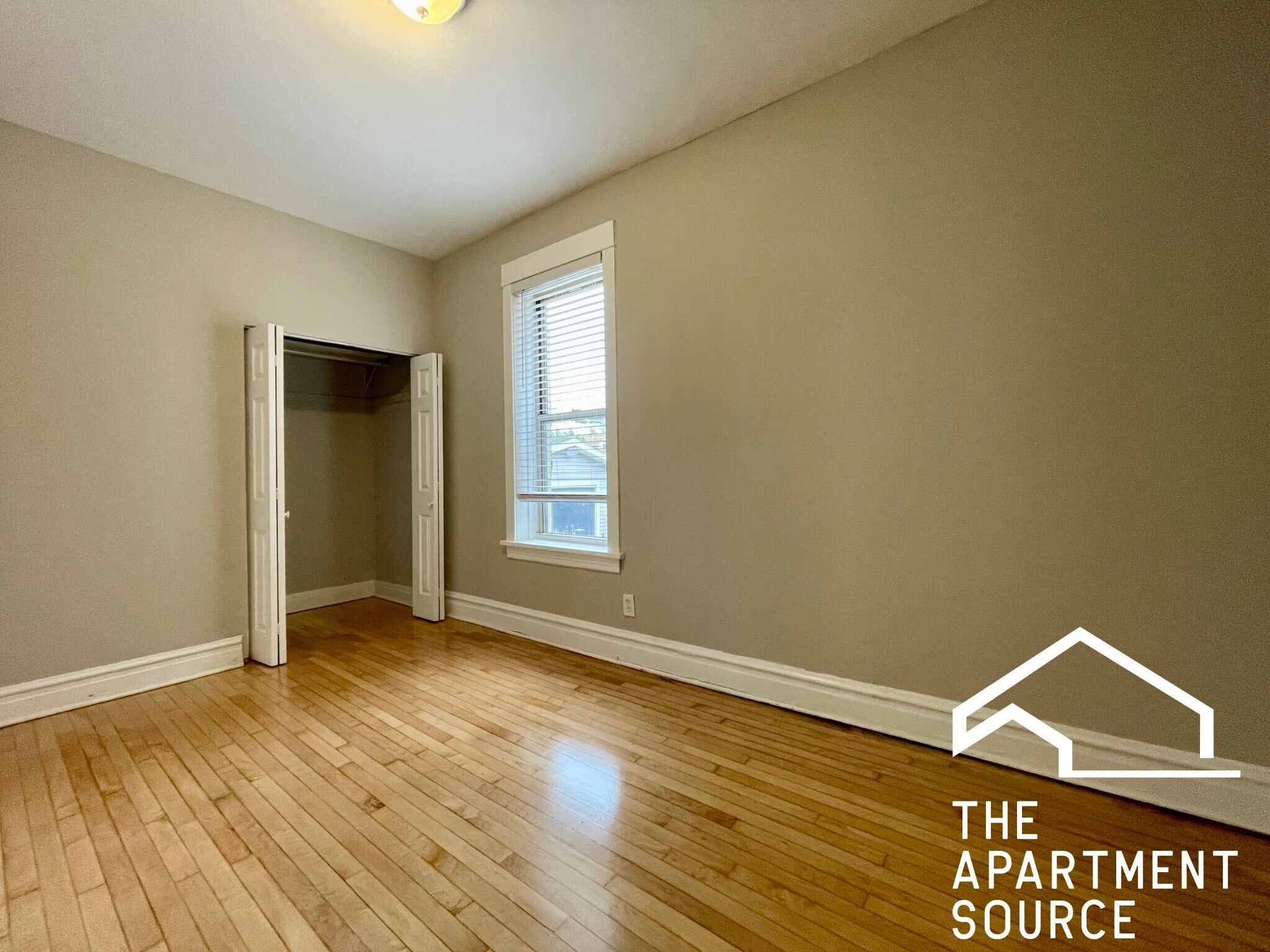 Building Photo - 2515 N Kilbourn Ave