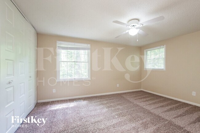 Building Photo - 7225 Rollingridge Dr