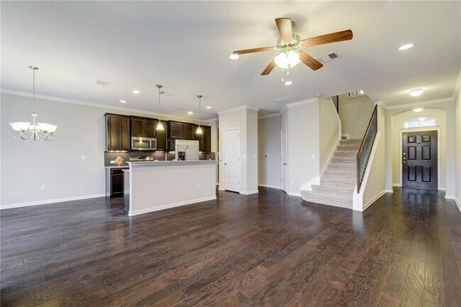 Building Photo - 13400 Briarwick Dr