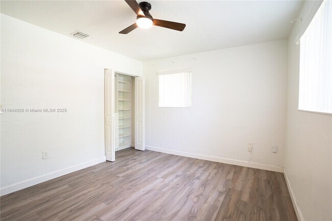 Building Photo - 9841 Dominican Dr