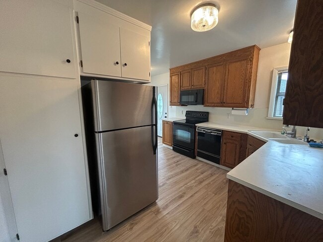 Building Photo - 2BR/ 1BA House In South Salinas