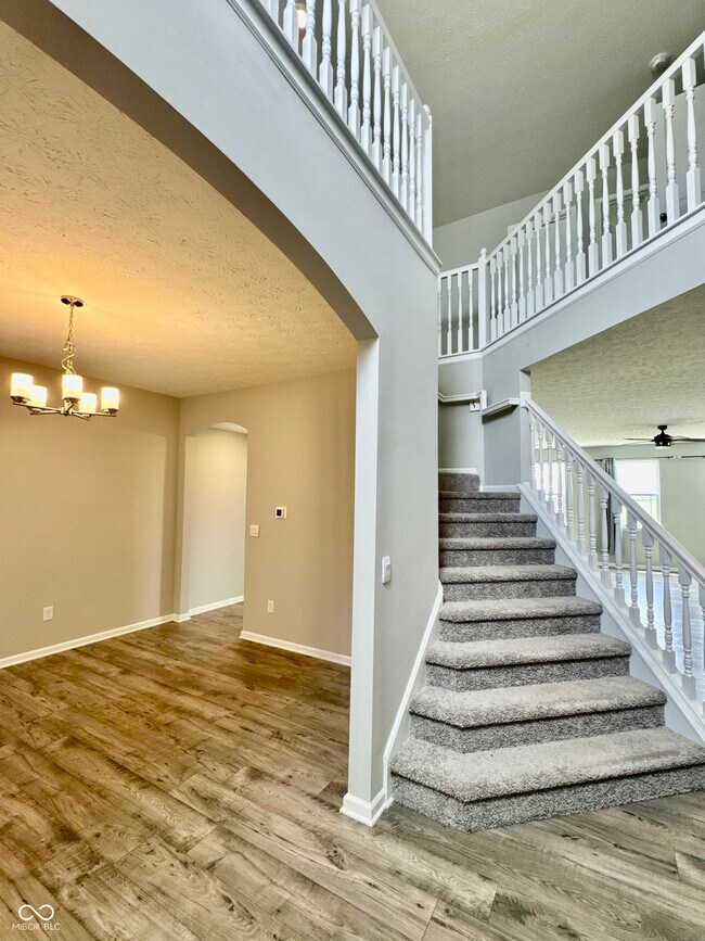 Building Photo - 831 Blaine Dr