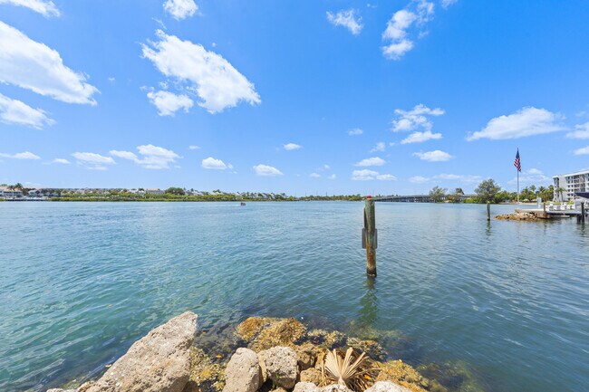 Building Photo - 1748 Jupiter Cove Dr