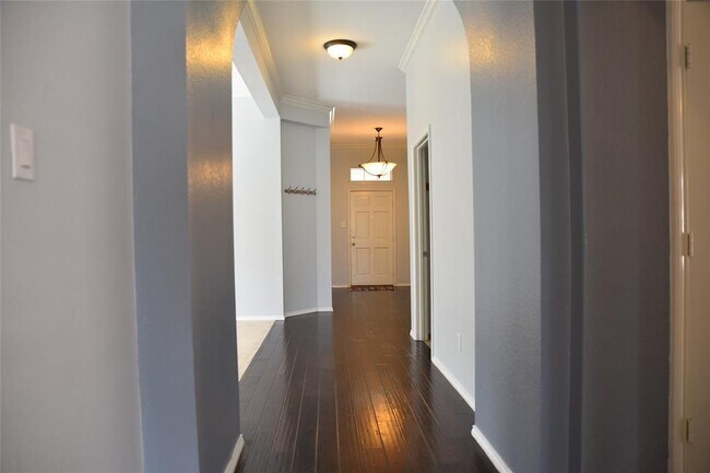 Building Photo - 4512 Sunmeadow Ln