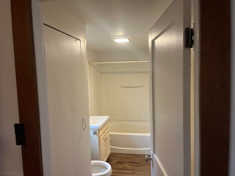 Building Photo - 216 Water St