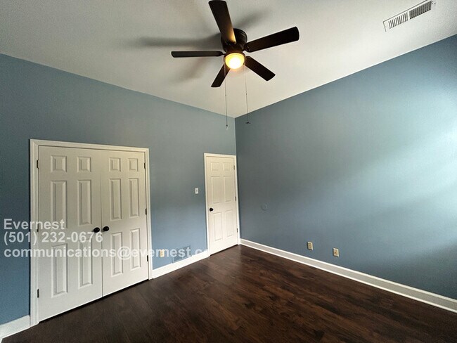 Building Photo - 9501 William Little Dr