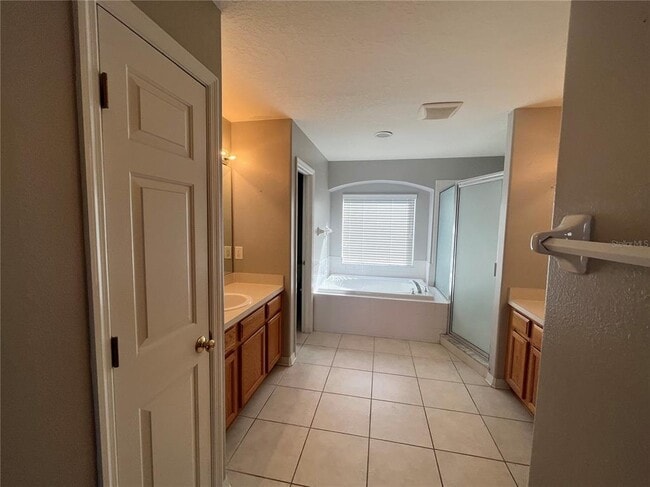 Building Photo - 17930 Cunningham Ct