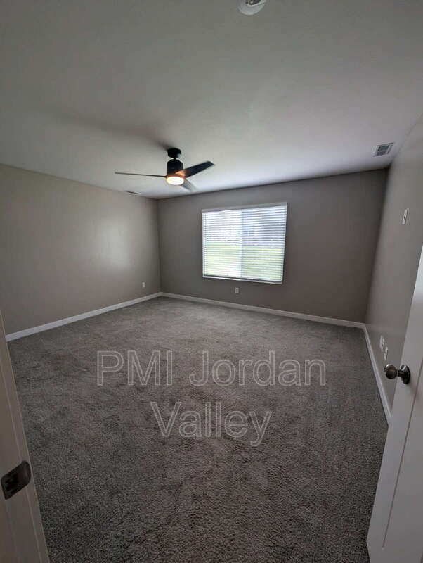 Building Photo - 5077 Arete Way