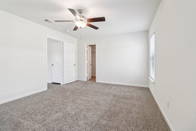 Building Photo - 3909 Crown Ct