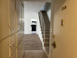 Building Photo - 321 S Willaman Dr