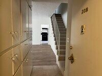 Building Photo - 321 S Willaman Dr