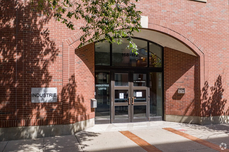 Primary Entrance - Riverview Industrie Lofts Utilities Included