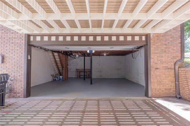 Building Photo - 147 Hunters Cove