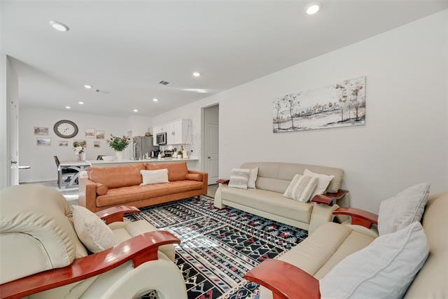 Building Photo - 627 Sweet Dream Wy