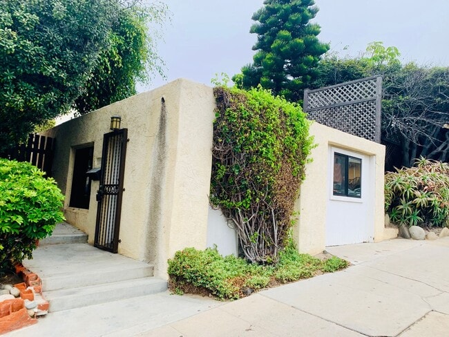 Building Photo - 1BD/1BA LA JOLLA COTTAGE ACROSS FROM WINDANSEA! AVAILABLE JUNE FOR $2,895/mo!