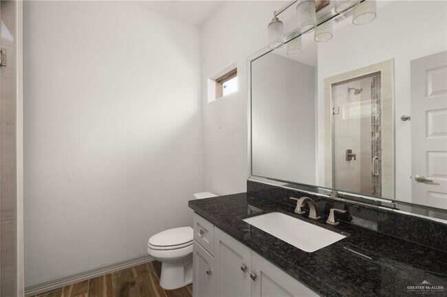 Building Photo - 5800 Nightingale Ave