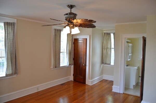 Building Photo - 821 Brandon Ave