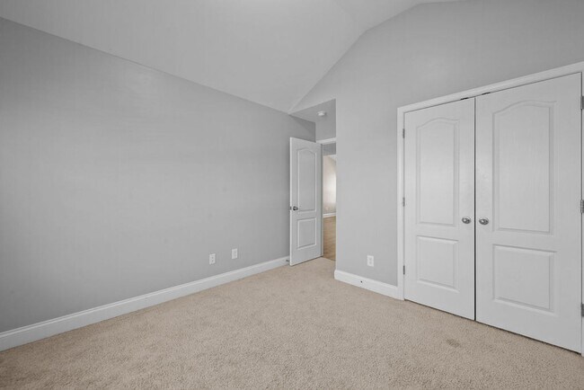 Building Photo - Gorgeous 3 Bed 2.5 Bath Home in Lexington Plantation