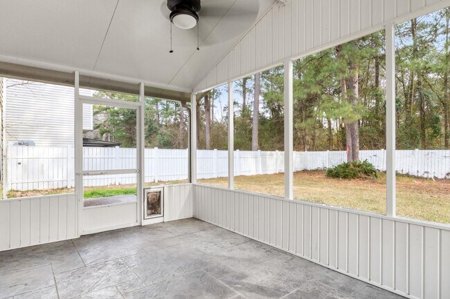 Building Photo - 129 Towering Pine Dr