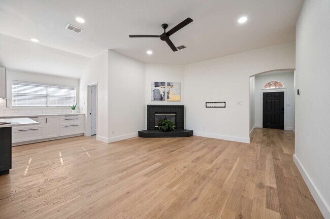 Building Photo - Renovated 4BR, Open Concept, Greenbelt Lot, Keller ISD