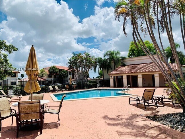 Building Photo - 9921 Nob Hill Ln