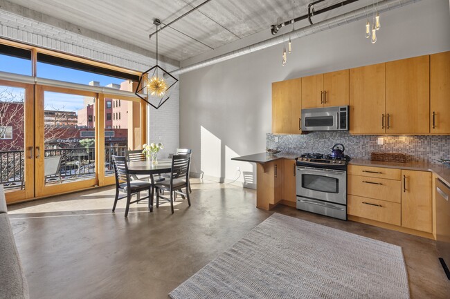 Building Photo - 101 N Tejon St