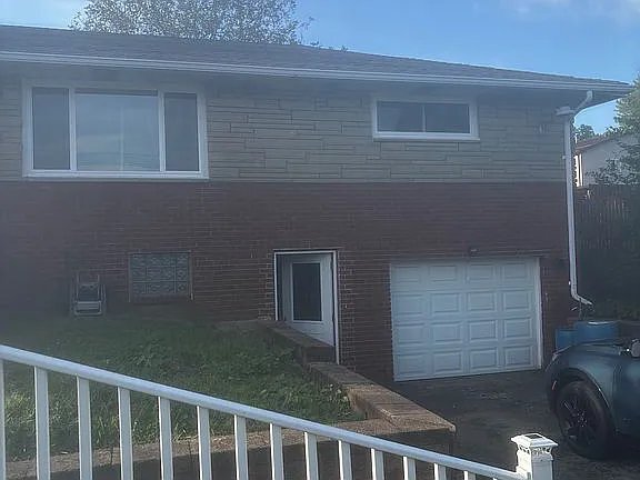Building Photo - 1145 University Dr