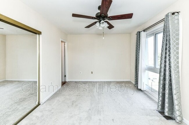 Building Photo - 8088 Edinburgh Dr