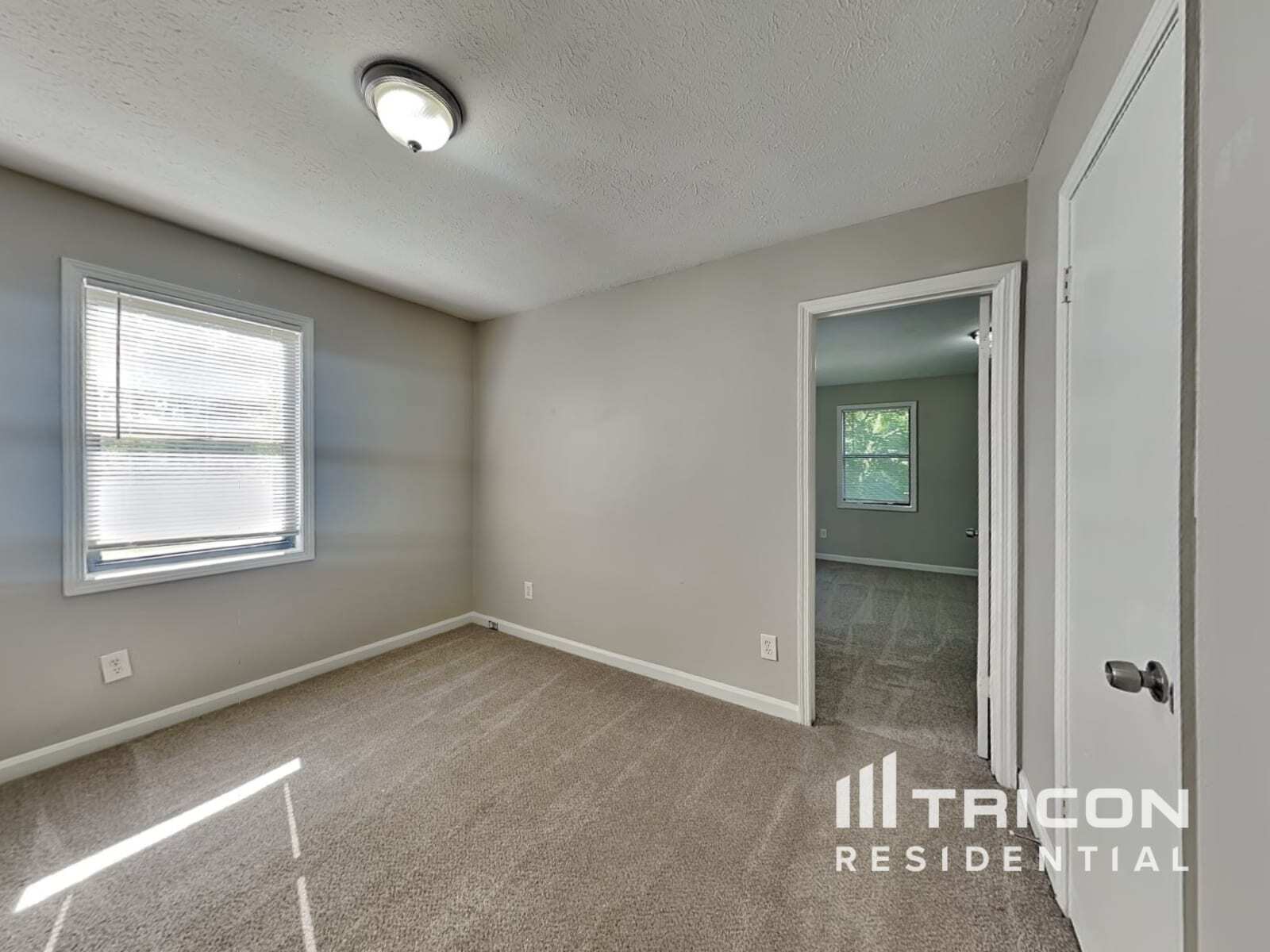 Building Photo - 4170 Summer Wood Dr