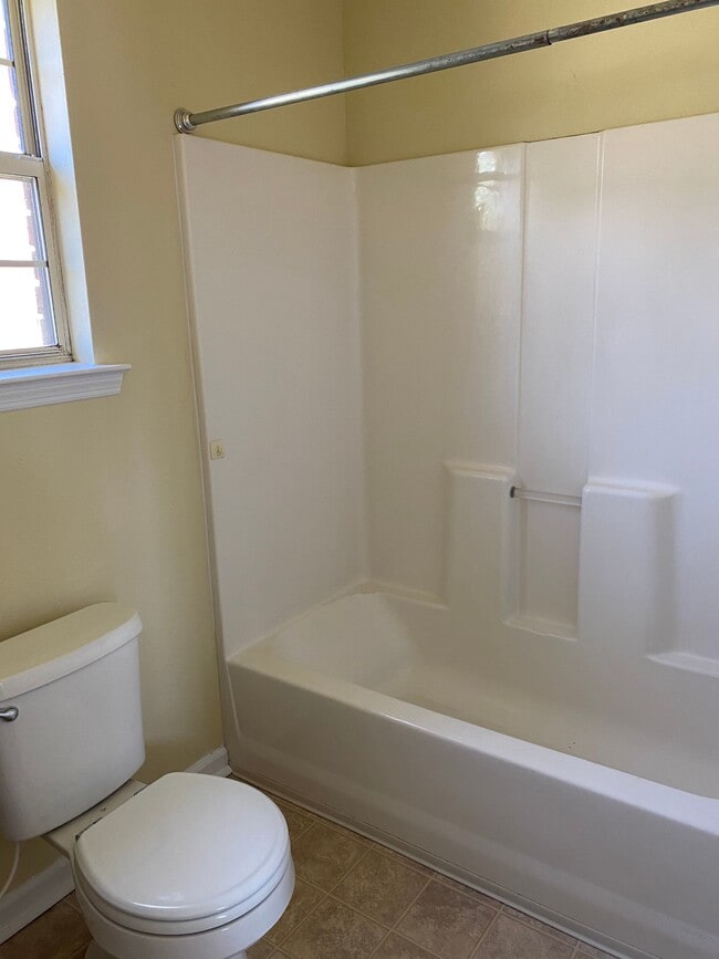 Building Photo - 825 Kiln Ln