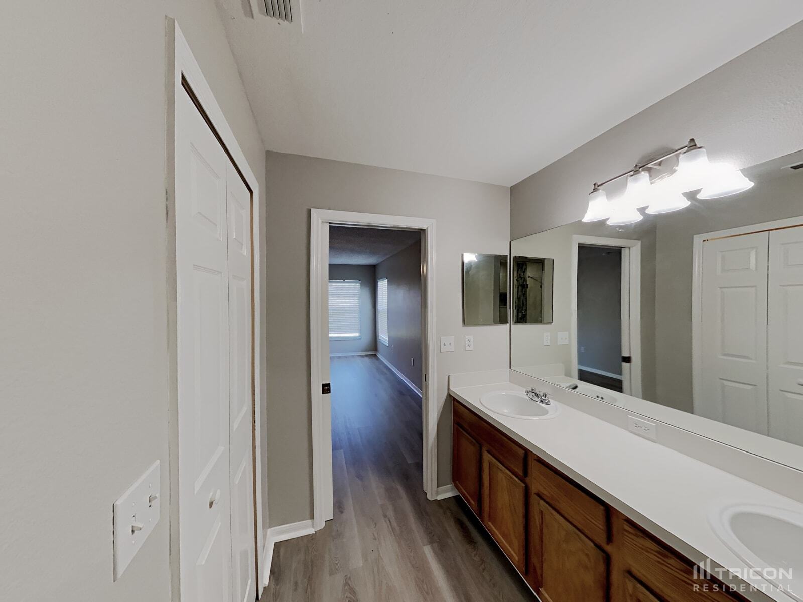 Building Photo - 820 Mountbatten Ln