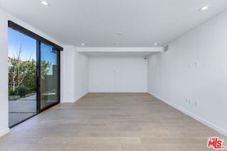 Building Photo - 2019 Barry Ave