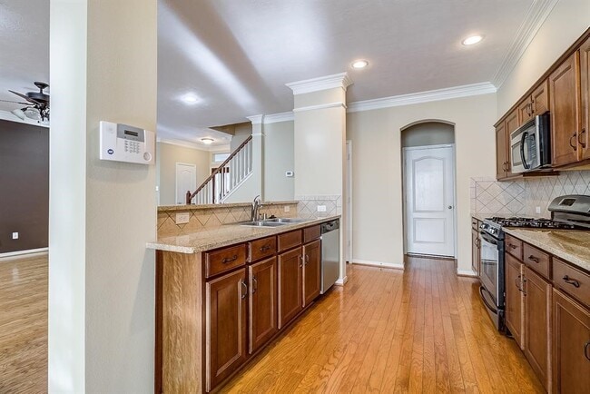 Building Photo - 5339 Brookway Dr