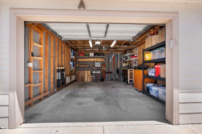 Building Photo - Best 2 Bed, 2 Bath Condo in Willow Ranch.