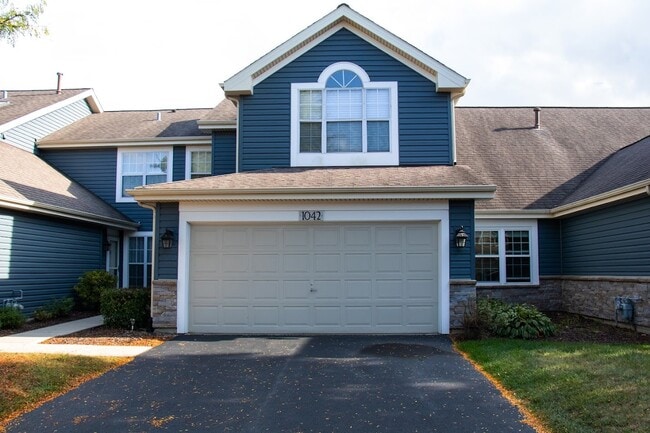 Primary Photo - 1042 Ridgefield Cir