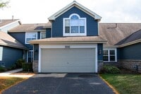 Building Photo - 1042 Ridgefield Cir