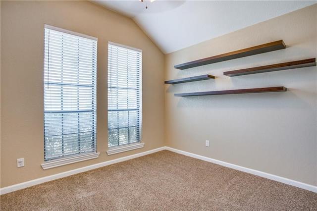 Building Photo - 435 L Thompson St