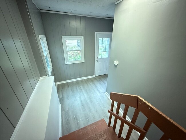 Building Photo - Single-Family Home Close to Henry Ford Hos...