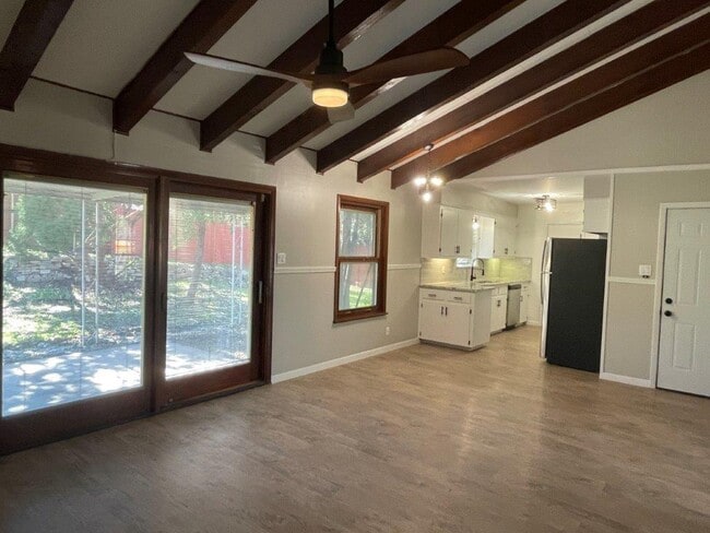 Building Photo - 605 Kentshire Cir