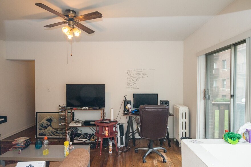 Building Photo - 2959 N Halsted St