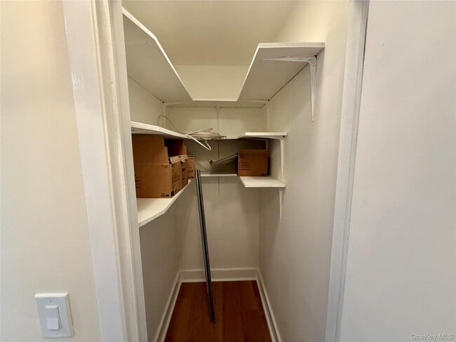 Building Photo - 116 Alexander Ave