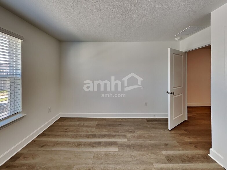 Building Photo - 37778 Dusty Saddle Ln