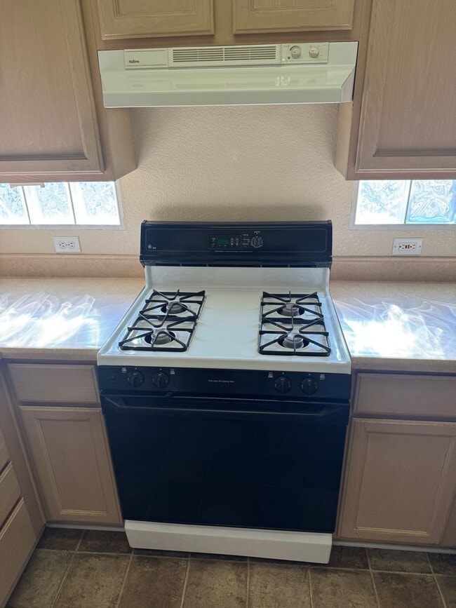 Building Photo - DEL WEBB 55+ COMMUNITY SINGLE STORY 2 BED,...