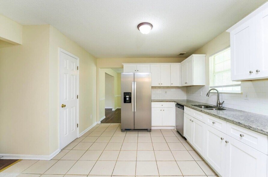 Building Photo - 3473 Cameo Ct