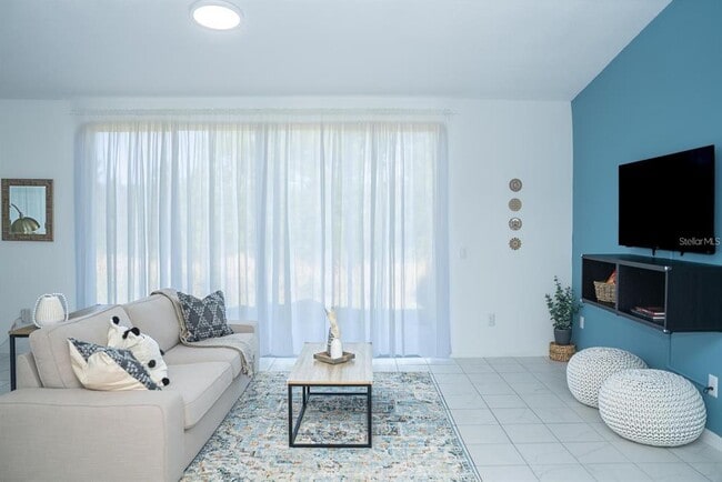 Building Photo - 547 Caribbean Dr