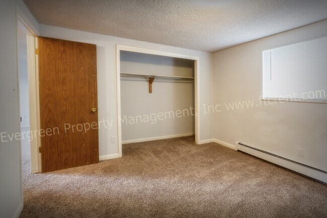 Building Photo - 2939 Glendale Dr