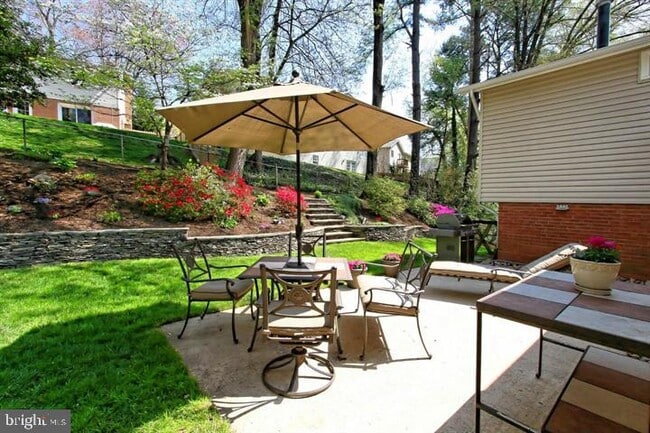 Building Photo - 7012 Hadlow Dr